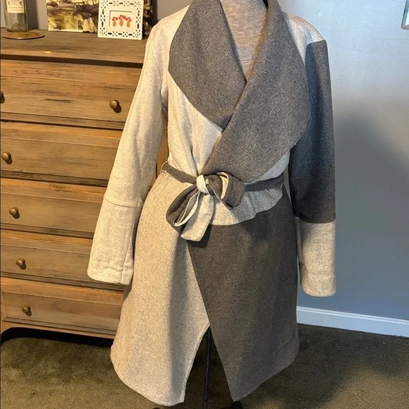 Alfani Gray and Cream Belted Wrap Coat - Picture 6 of 12